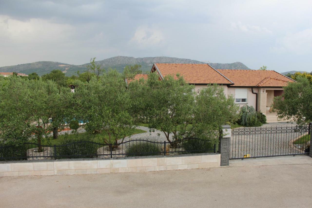 Villa Aleksandra Ljubuški Екстериор снимка